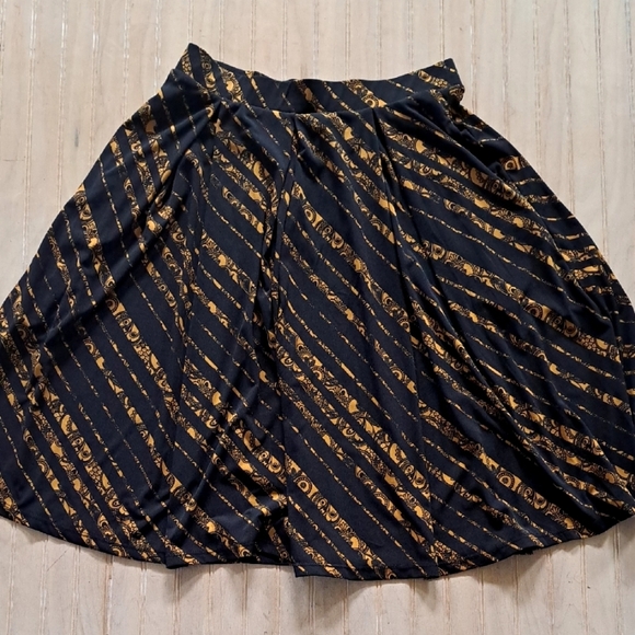 LuLaRoe Modest Elastic Waist Pockets A-Line Fit & Flare Skater Skirt (Fits S/M) - Picture 1 of 9